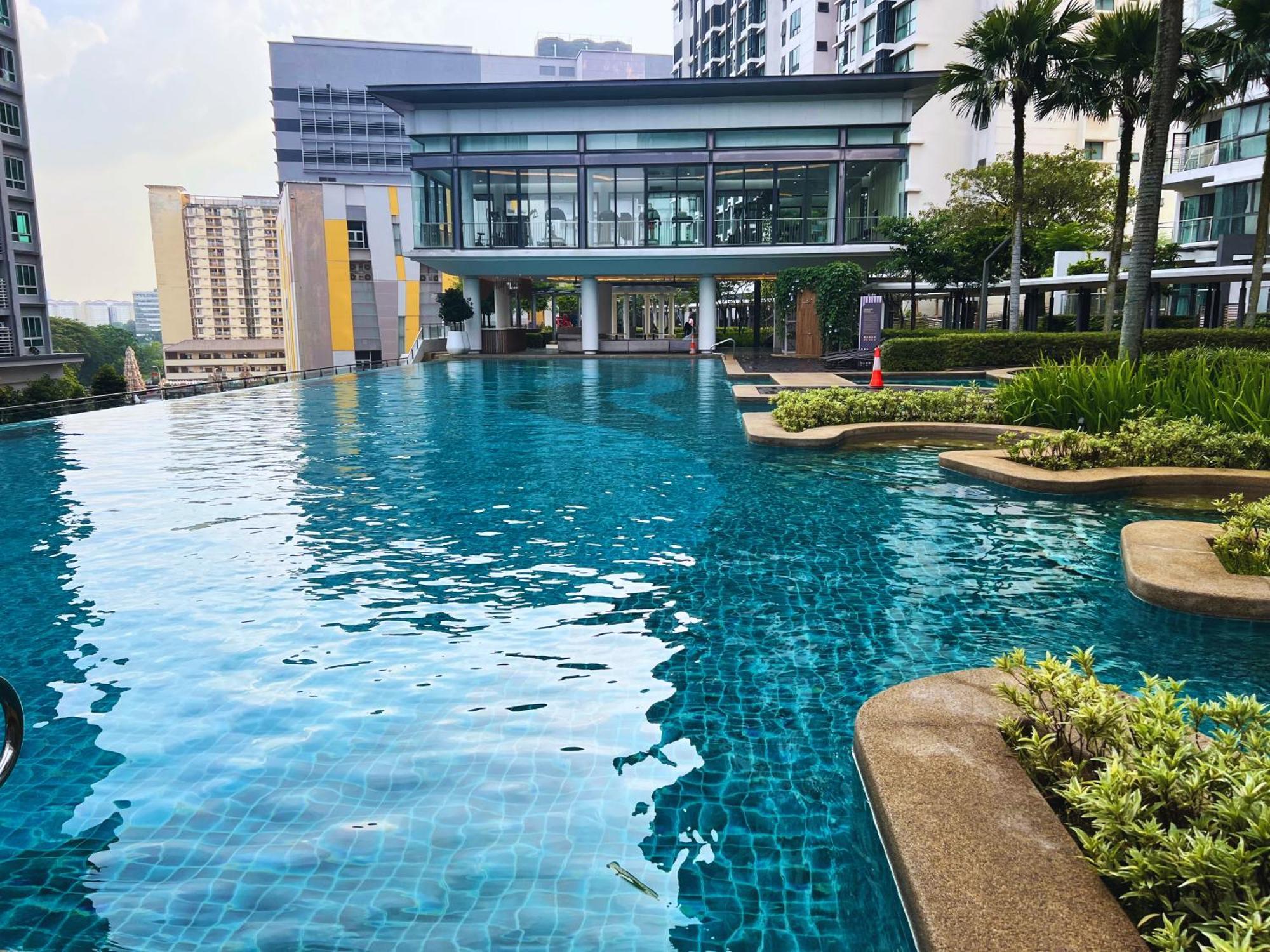 V Sunway Velocity By Vivid * Kuala Lumpur