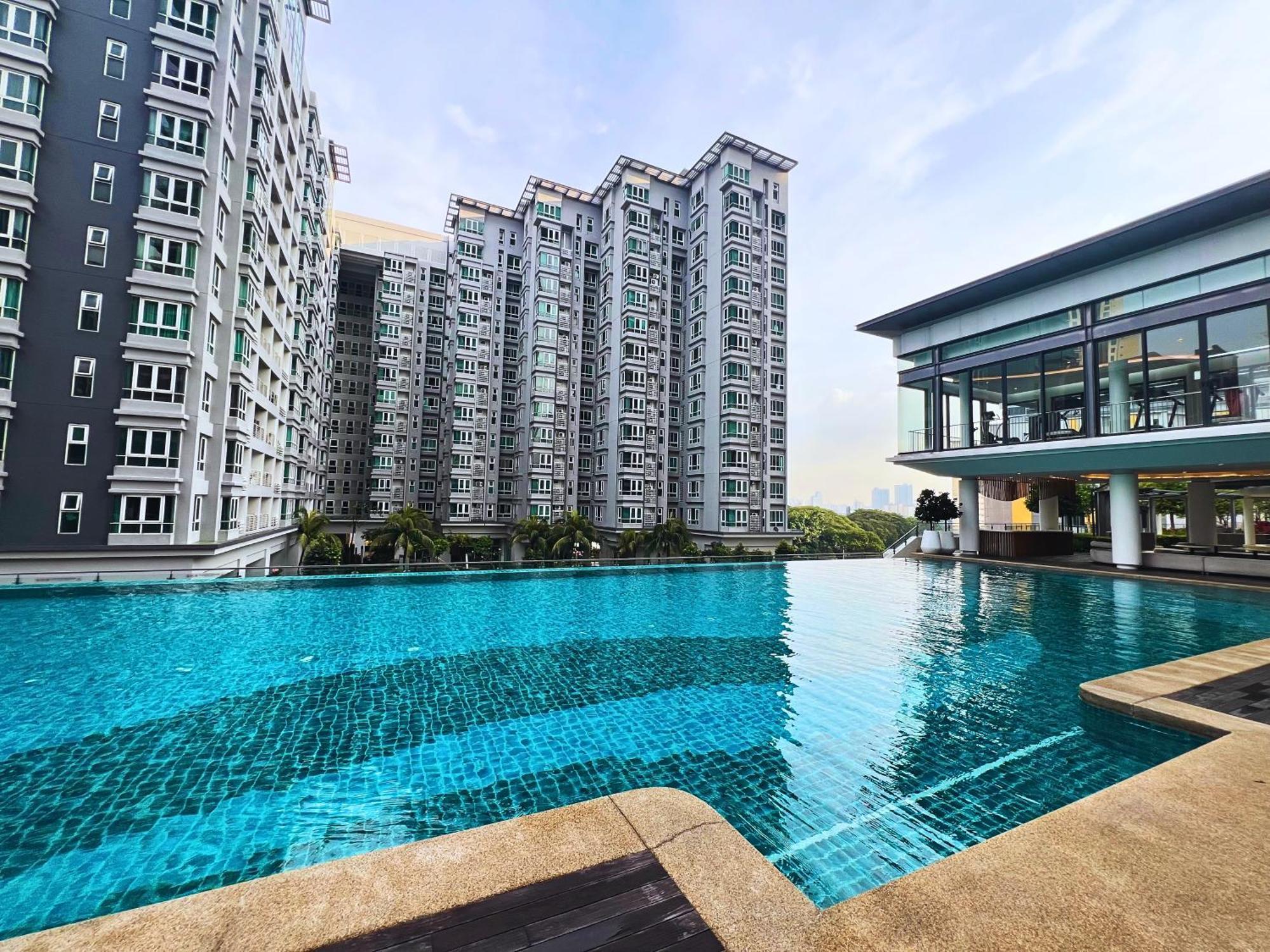 V Sunway Velocity By Vivid * Kuala Lumpur